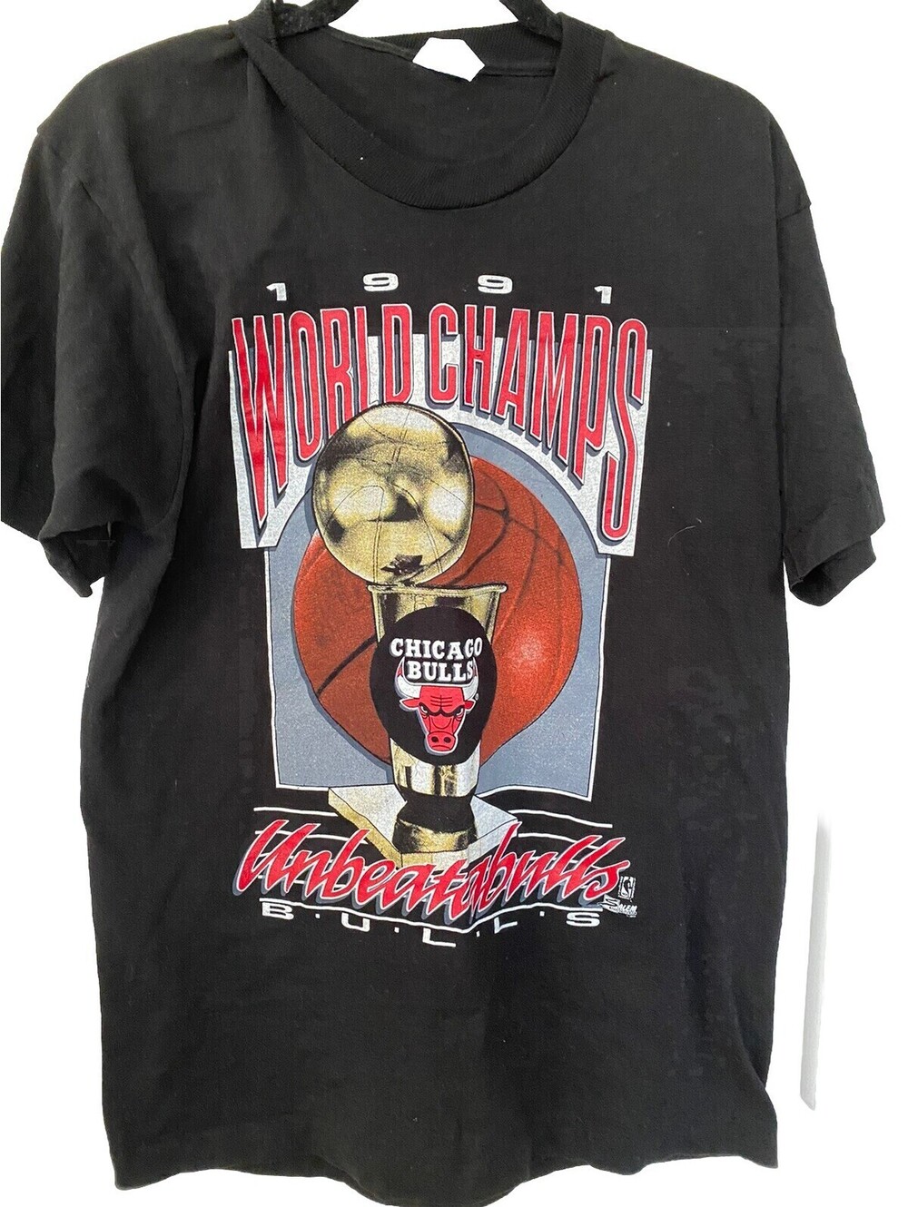 Vintage Chicago Bulls 1991 NBA World Champs Unbeatabulls Salem Black Sz L Jordan